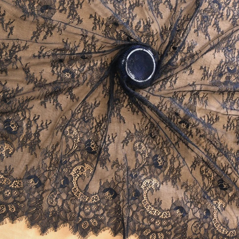 Tejido de encaje fino de alta gama, suave y agradable para la piel, adecuado para vestidos de novia, vestidos formales y telas de ropa de bricolaje hechas a mano.