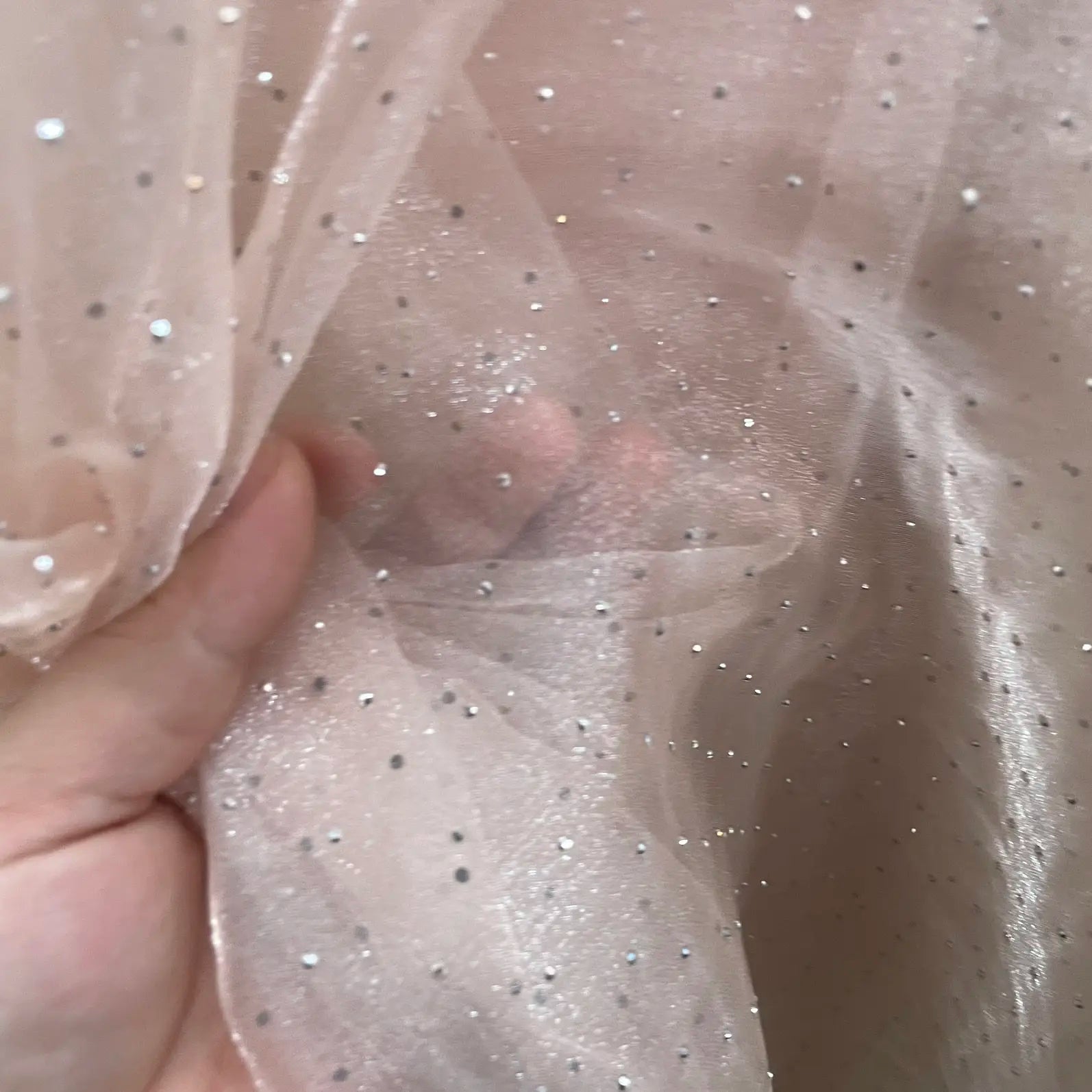 Soft and smooth organza fabric suitable for wedding dresses formal gowns designer fabrics and photography backdrop fabrics