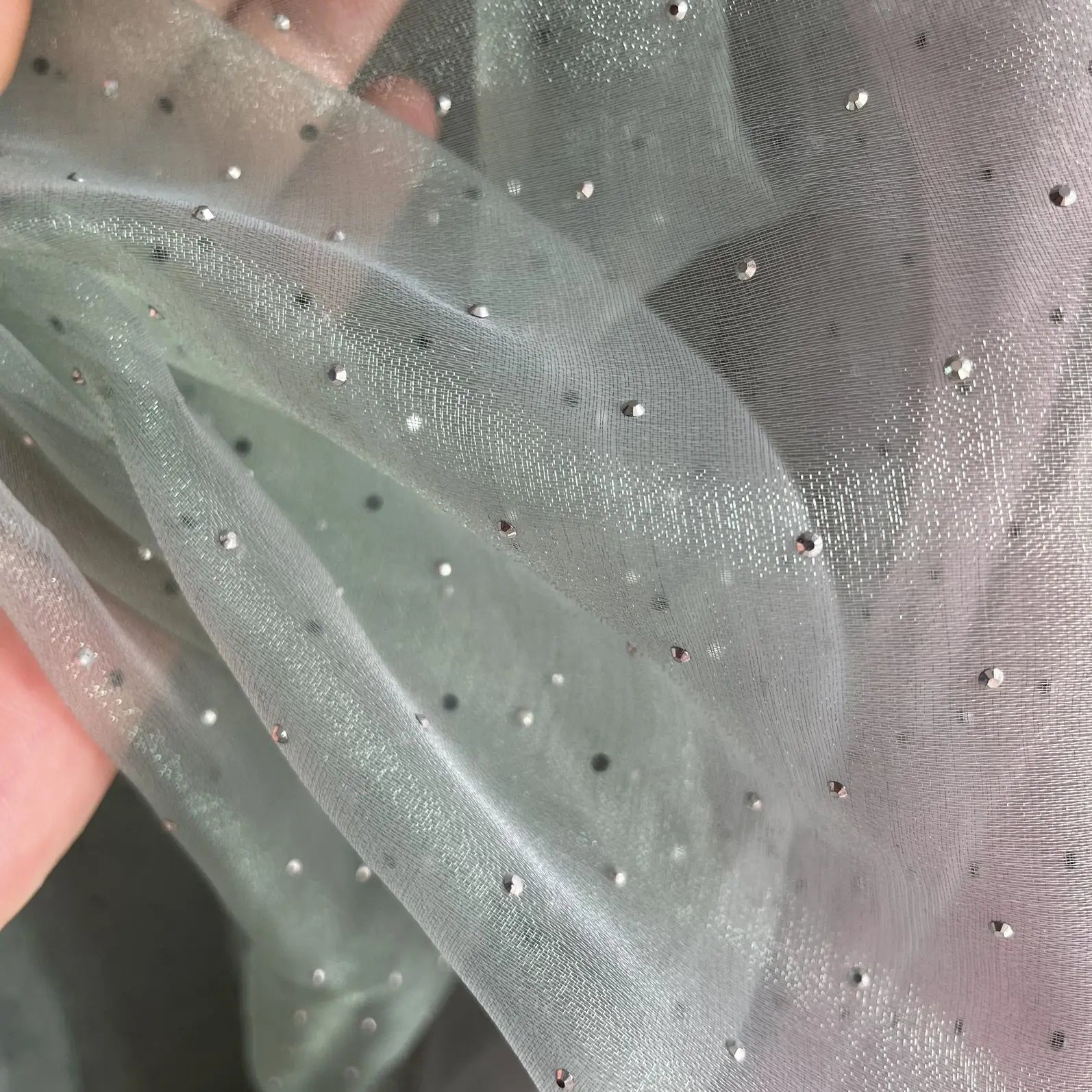 Soft and smooth organza fabric suitable for wedding dresses formal gowns designer fabrics and photography backdrop fabrics