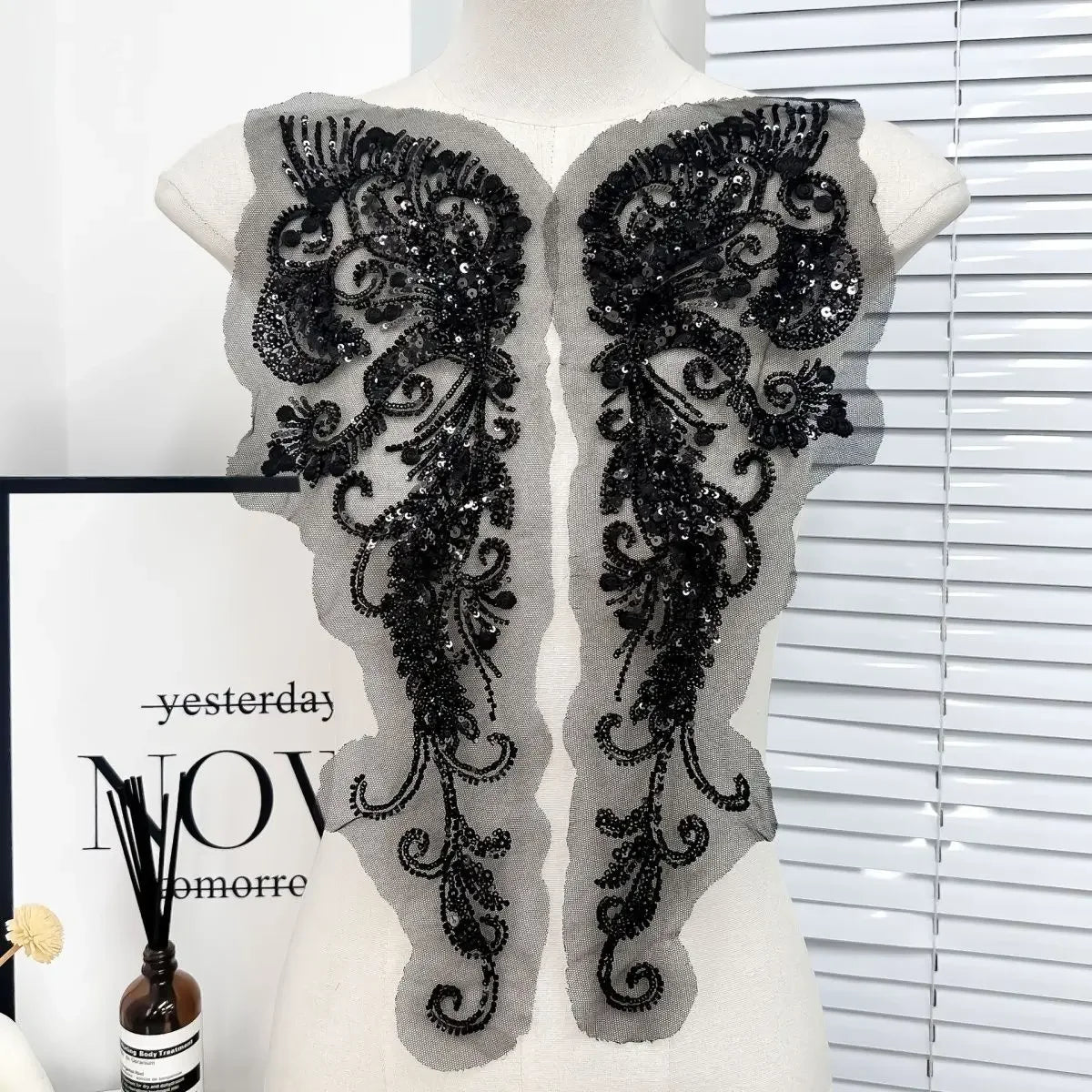 فستان زفاف وفساتين سهرة من قماش دانتيل مطرز بالخرز وتطريز دانتيل أبيض عالي الجودة، إكسسوارات ملابس مصنوعة يدويًا