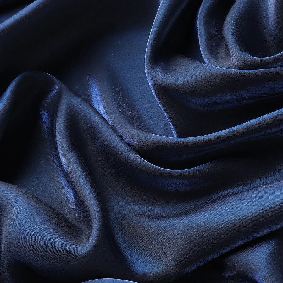 قماش حرير ساتان سائل نابض بالحياة - خامة لامعة لفساتين السهرة