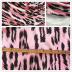 قماش حرير الحليب بطبعة جلد النمر الوردي الكبير مرن على جميع الجوانب، ناعم للغاية وغير شفاف، قماش مطبوع عليه فستان وتنورة طويلة وقبعة ووشاح وقميص