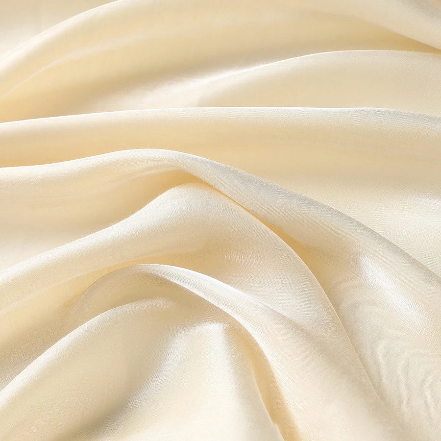 قماش حرير ساتان سائل نابض بالحياة - خامة لامعة لفساتين السهرة