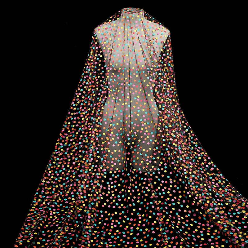 قماش شبكي منقط ملون مناسب لفساتين البولكا دوت وديكورات المشاهد وتغليف الزهور وأزياء الأداء