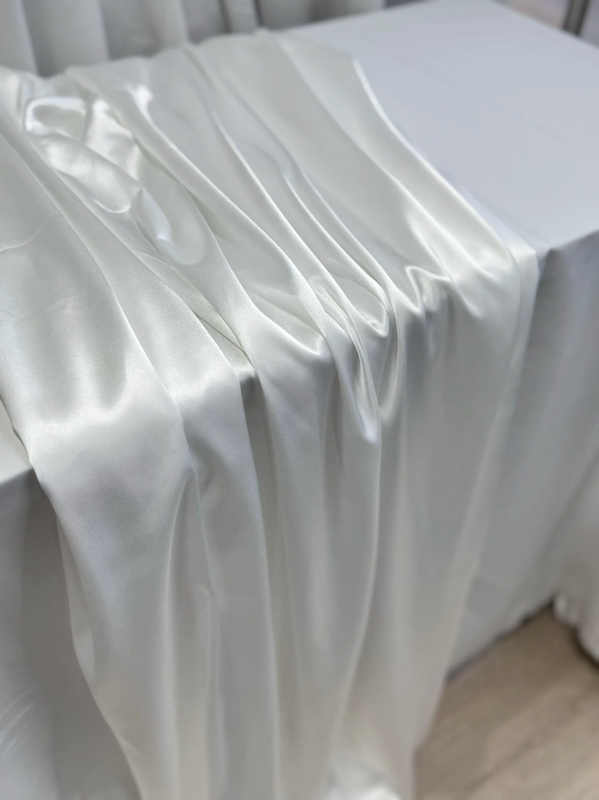 Soft And Lustrous Satin Cape For Bridesmaid Dress Wedding Dress Fabric Handicraft Wedding Styles Backdrop Decoration Arrangement