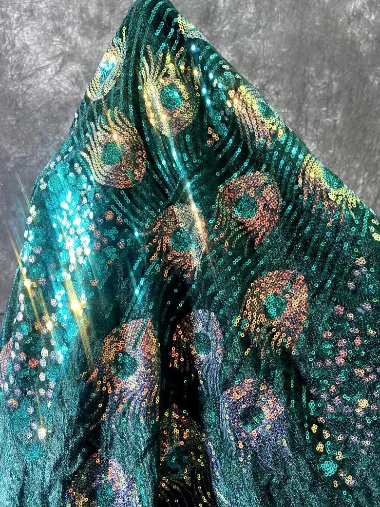 Tela de encaje bordado de terciopelo brillante con plumas de pavo real para vestidos de novia, vestidos de actuación, rollo de tela brillante para manualidades.