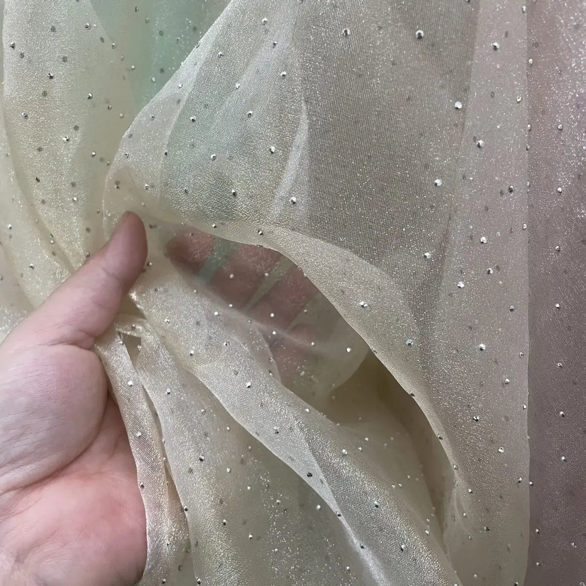 Soft and smooth organza fabric suitable for wedding dresses formal gowns designer fabrics and photography backdrop fabrics