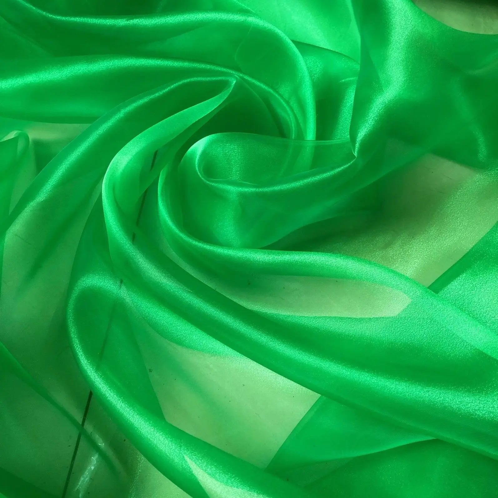 Transparent metallic organza fabric suitable for weddings formal gowns party decorations and bow decorations