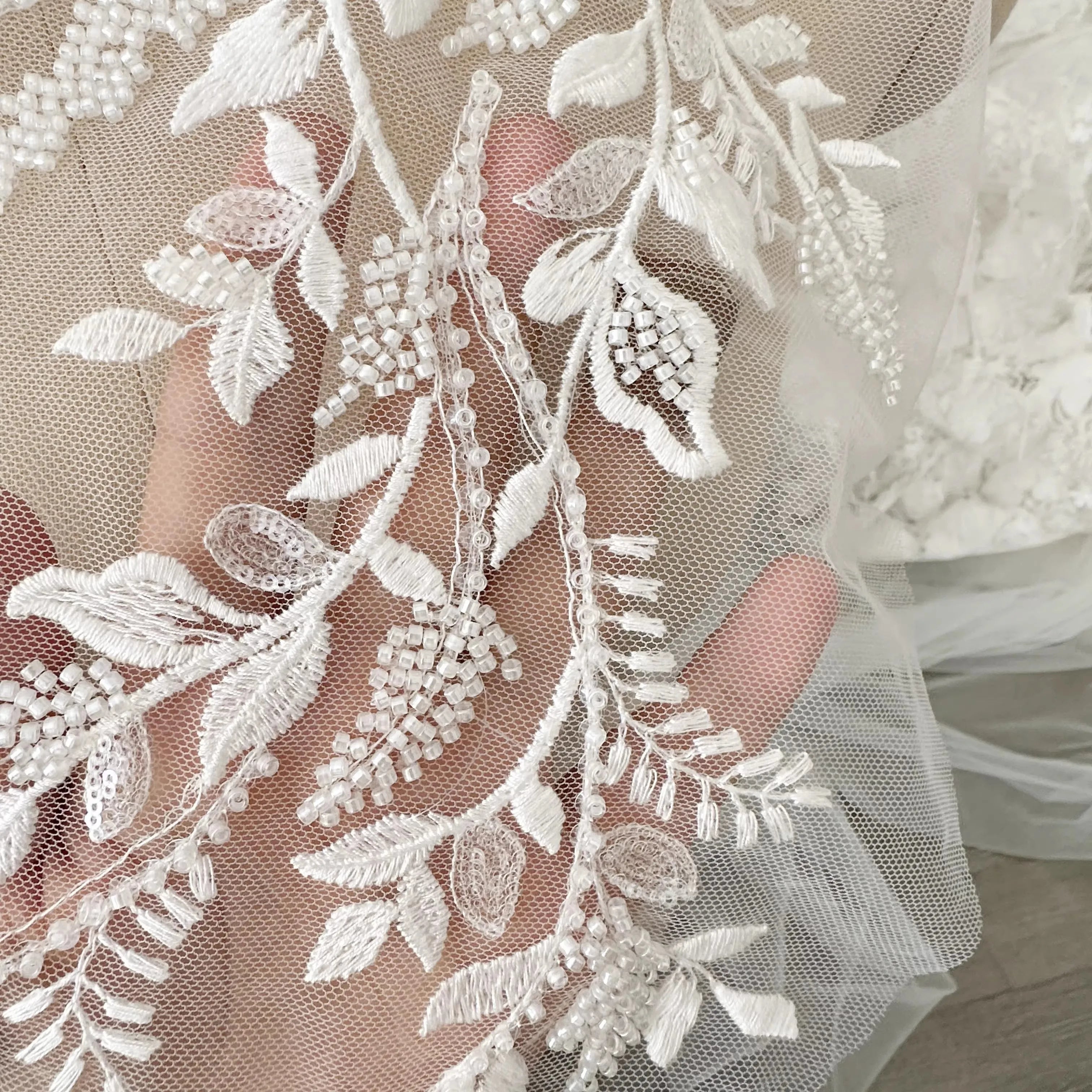 زوج من خيوط قطنية عالية الجودة مخصصة مطرزة بالترتر وشبكة زهور ودانتيل مطرز وإكسسوارات خياطة الحجاب الزهري