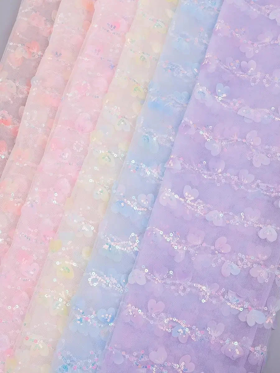 Tela de malla bordada colorida en forma de corazón 3D con lentejuelas a rayas para confección de vestidos y vestuario de espectáculos.