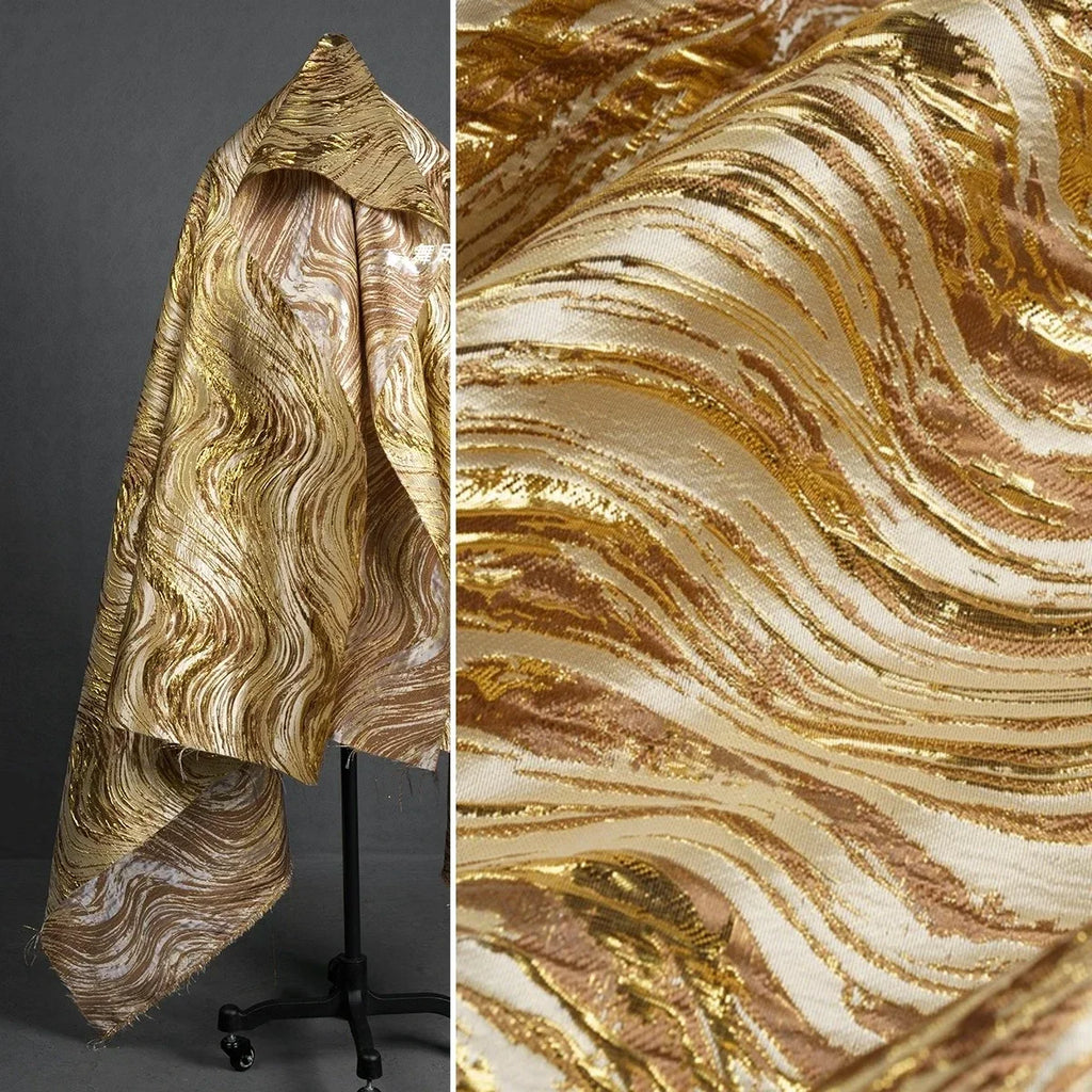 Tejido jacquard satinado con ondas doradas y textura pesada, estilo chino.