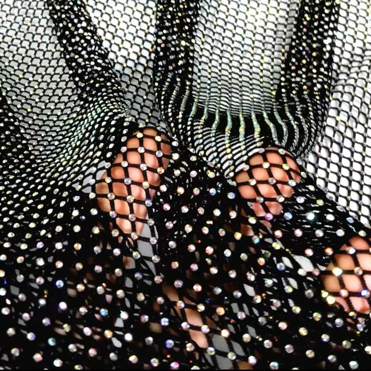 قماش شبكي مطاطي فاخر متباين الألوان للنساء فستان سهرة مخصص عالي الجودة مزين بأحجار الراين