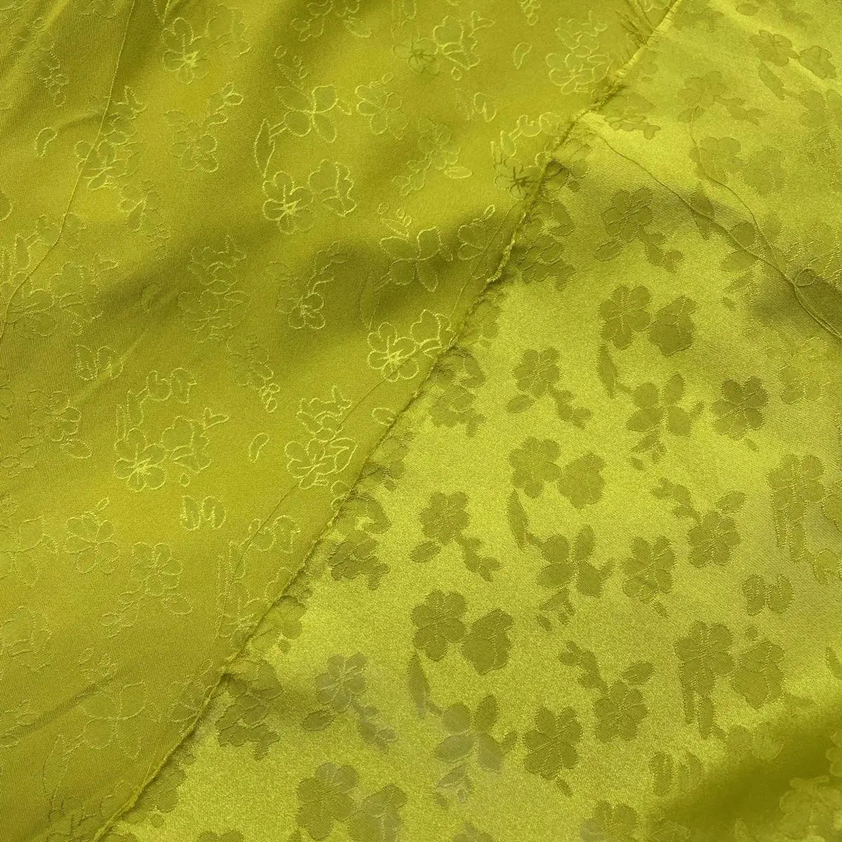 La tela jacquard de seda helada mate de la flor de estrella fugaz se puede utilizar para vestidos de novia, vestidos formales, telas DIY hechas a mano.