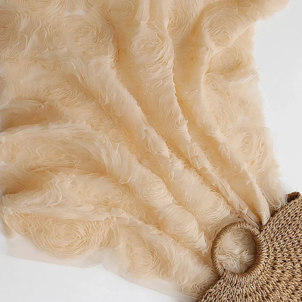 Tela de encaje de malla con apliques de rosas, impresionante bordado dimensional para confección de vestidos de novia, tela artesanal de moda de diseñador.