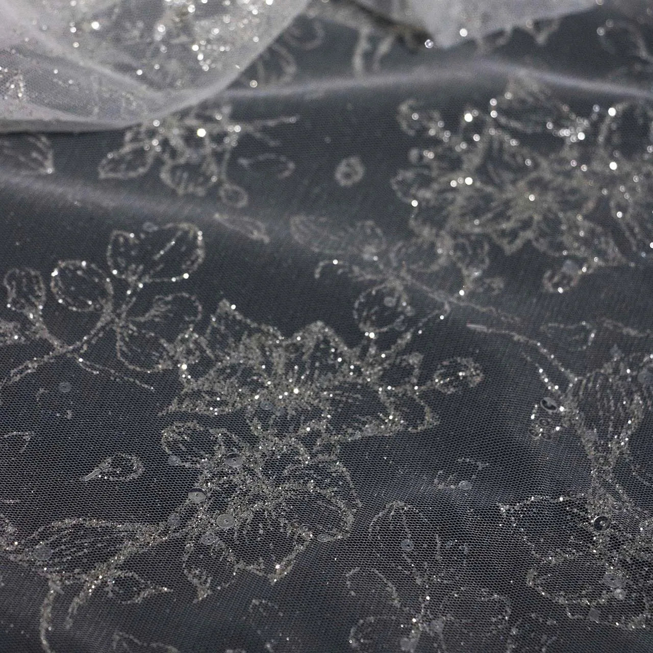 رش مسحوق الفضة مسحوق بريق ناعم مسحوق مشرق زهور صغيرة الدانتيل شبكة فضية DIY فستان فستان الزفاف مادة الفستان