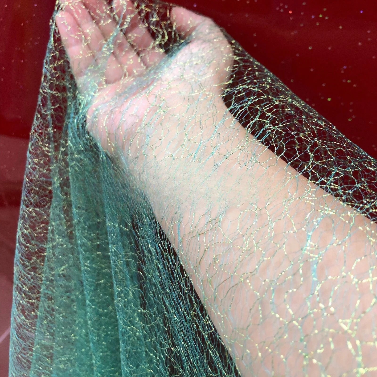 قماش شبكي من الدانتيل الذهبي والفضي غير المنتظم خفيف الوزن وناعم مناسب للفساتين الرسمية وفساتين الزفاف وأغطية الرأس