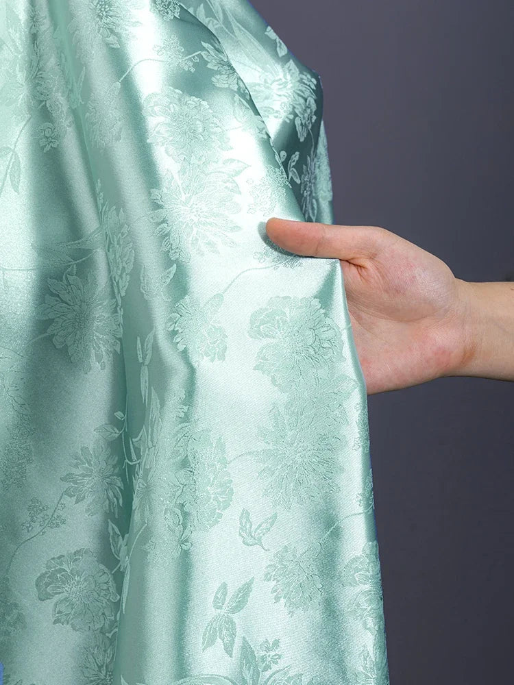 قماش ساتان منقوش بنقشة زهور، قماش ناعم لامع، مثالي لفساتين السهرة وأزياء الزفاف والحرف اليدوية التقليدية من تشيباو